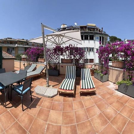 Welcome Riviera - Attico San Faustino 165 Mq Piu 110 Mq Di Terrazza- In Villa 700 ,Vista Mare Strepitosa-100 M Dalla Spiaggia-Parking Esclusivo Rapallo Buitenkant foto