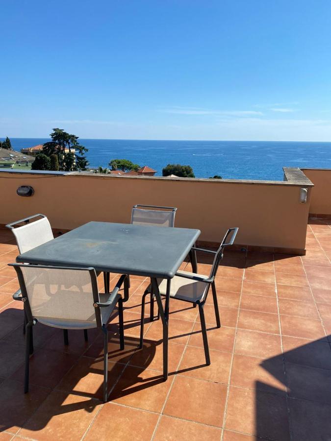 Welcome Riviera - Attico San Faustino 165 Mq Piu 110 Mq Di Terrazza- In Villa 700 ,Vista Mare Strepitosa-100 M Dalla Spiaggia-Parking Esclusivo Rapallo Buitenkant foto