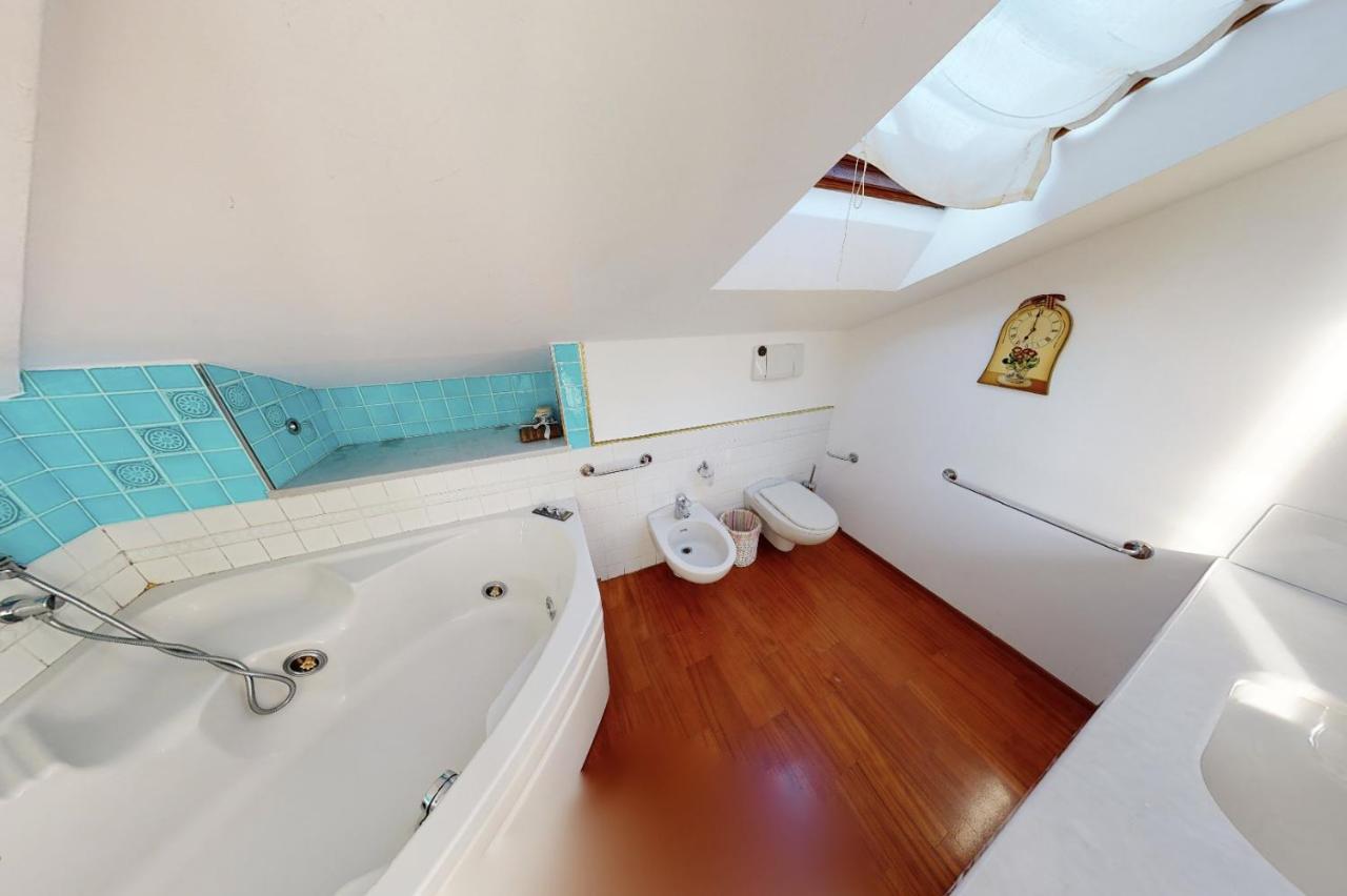 Welcome Riviera - Attico San Faustino 165 Mq Piu 110 Mq Di Terrazza- In Villa 700 ,Vista Mare Strepitosa-100 M Dalla Spiaggia-Parking Esclusivo Rapallo Buitenkant foto